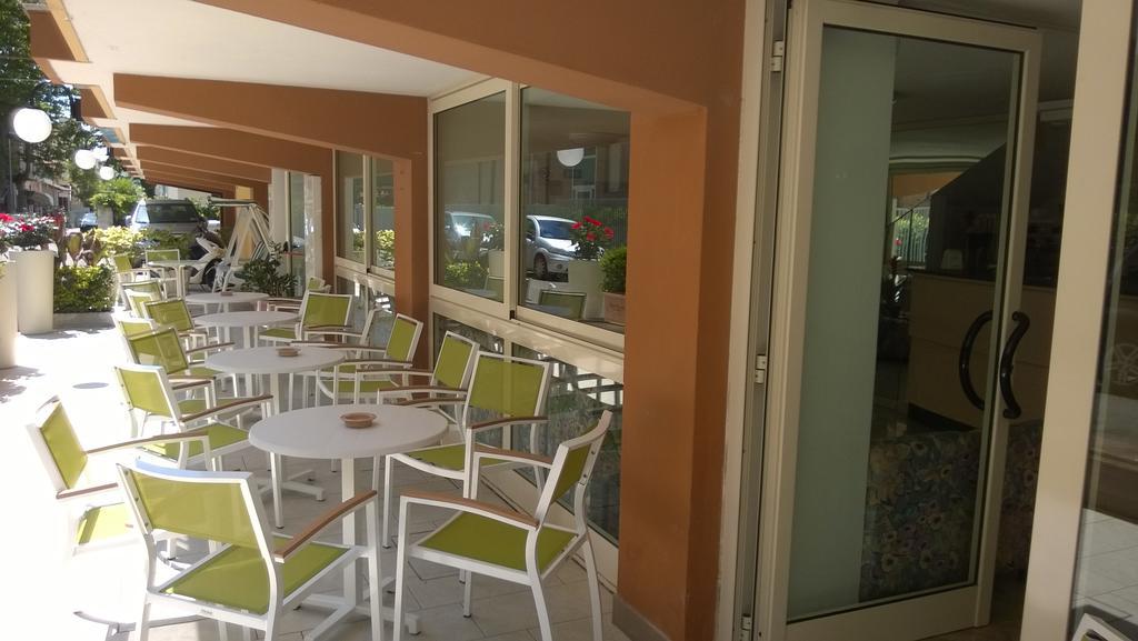 Hotel Tre Assi Rimini Exterior photo