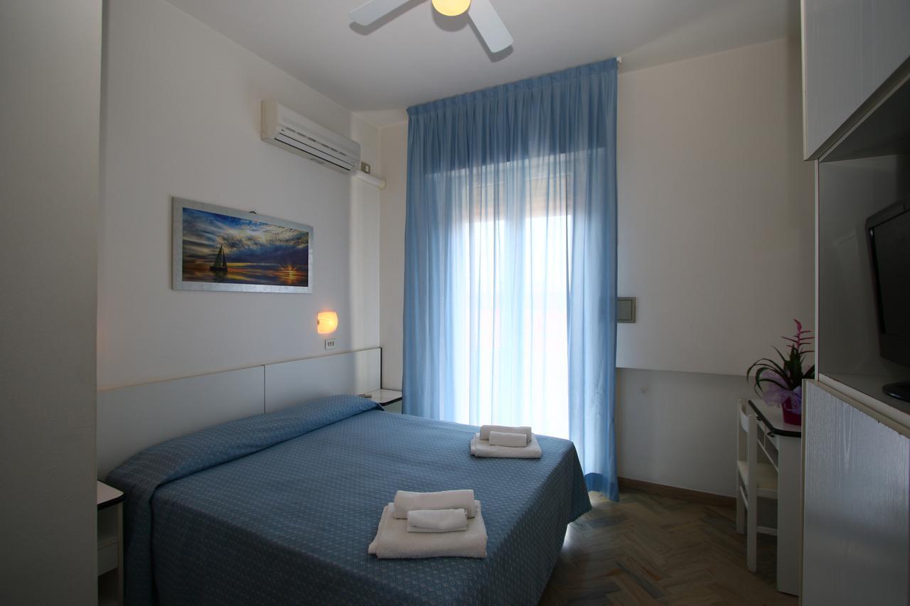 Hotel Tre Assi Rimini Exterior photo