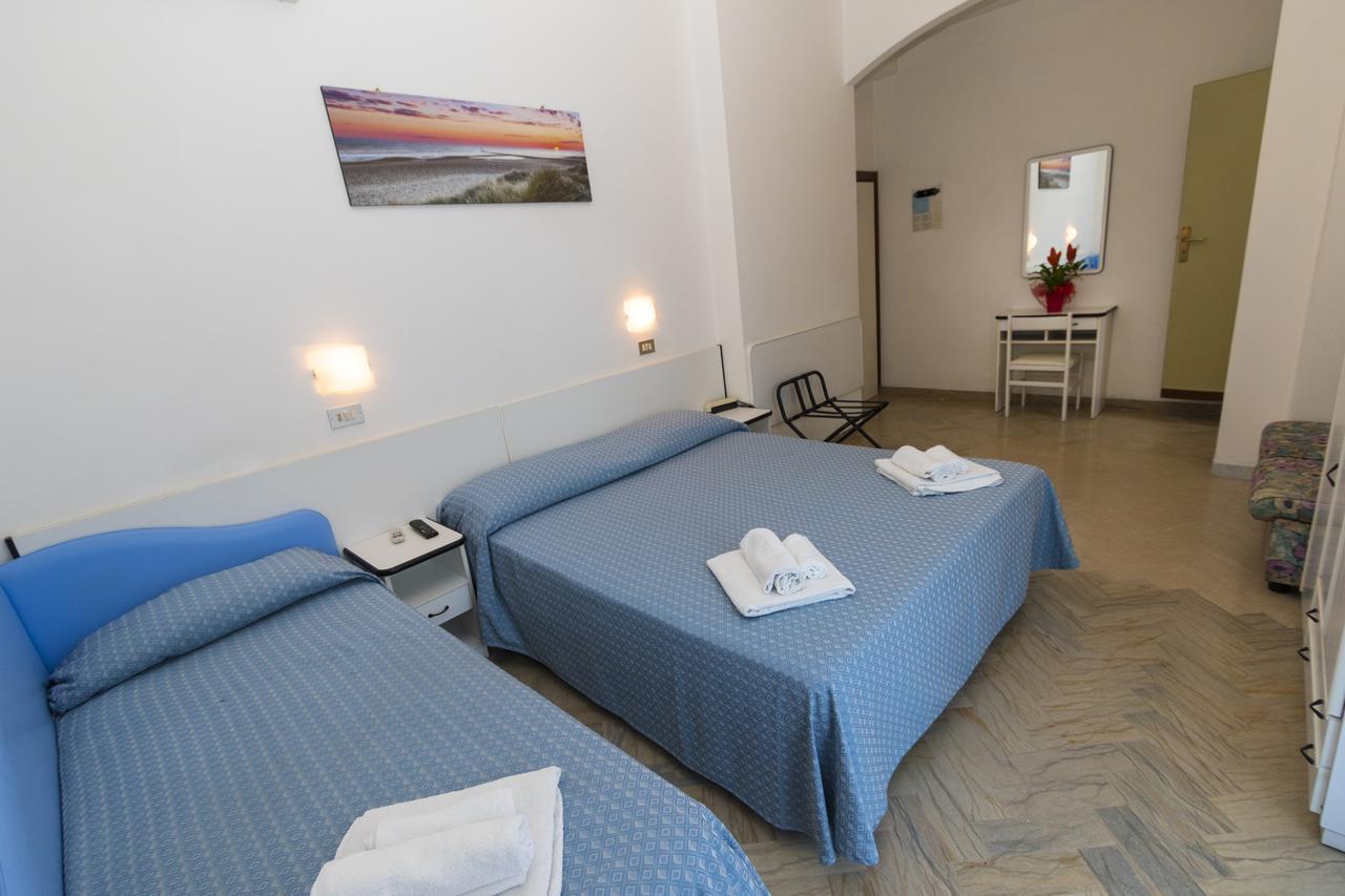 Hotel Tre Assi Rimini Exterior photo