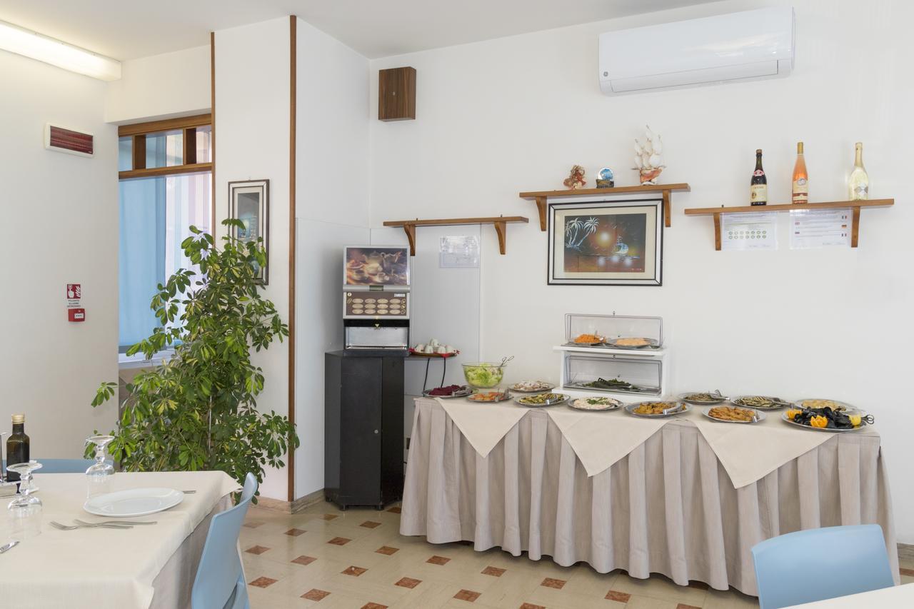 Hotel Tre Assi Rimini Exterior photo