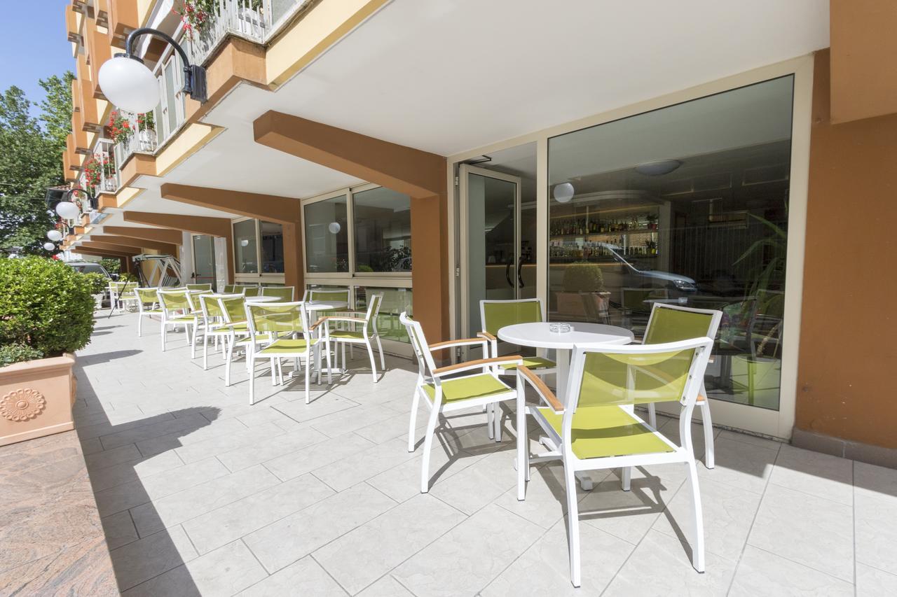 Hotel Tre Assi Rimini Exterior photo