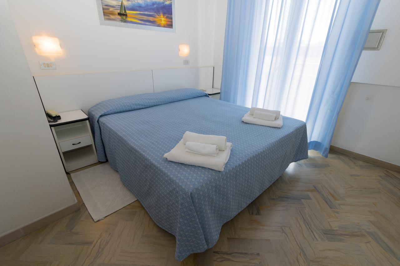 Hotel Tre Assi Rimini Exterior photo